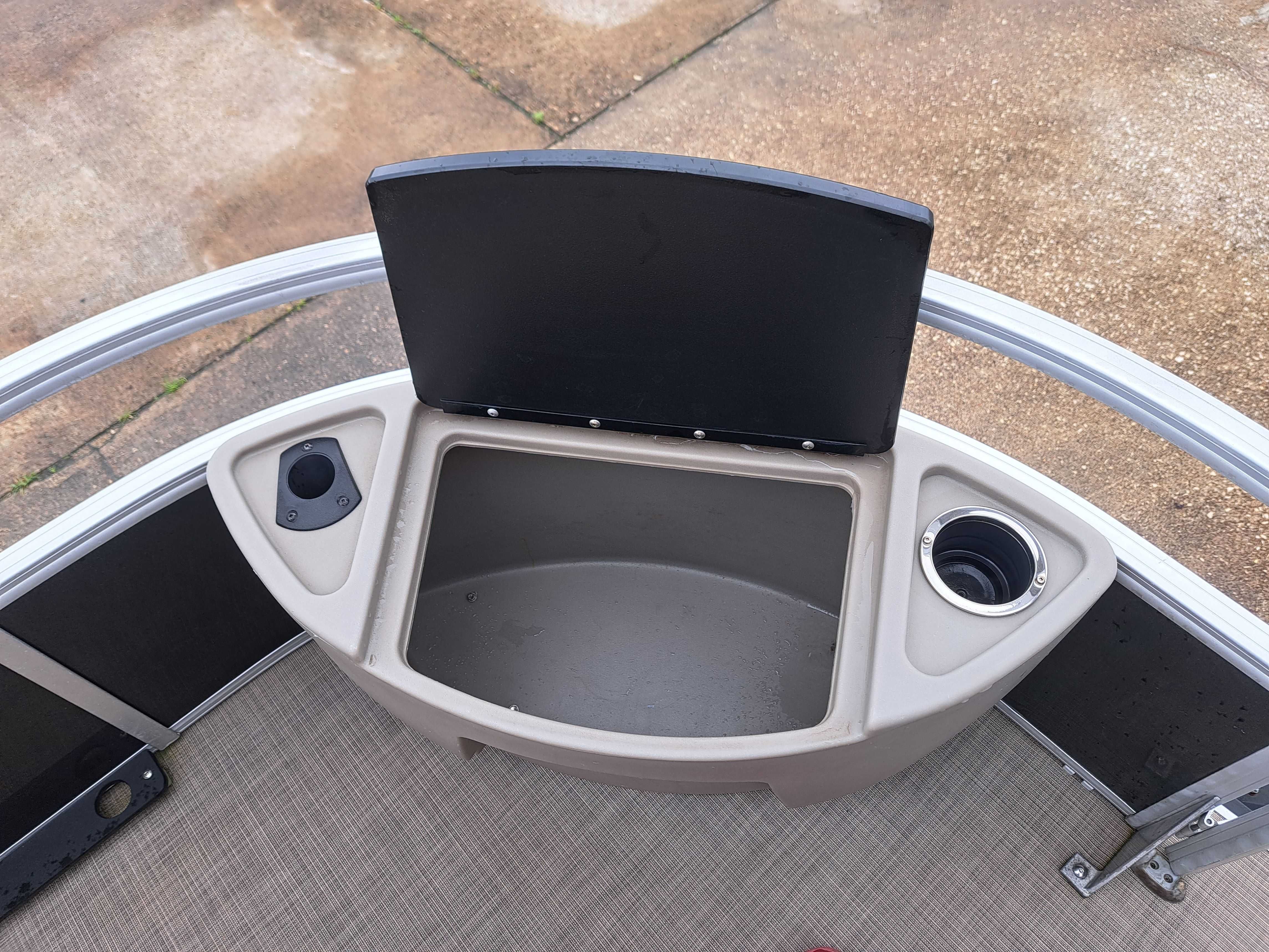 2022 Sun Tracker FB20 DLX - 12