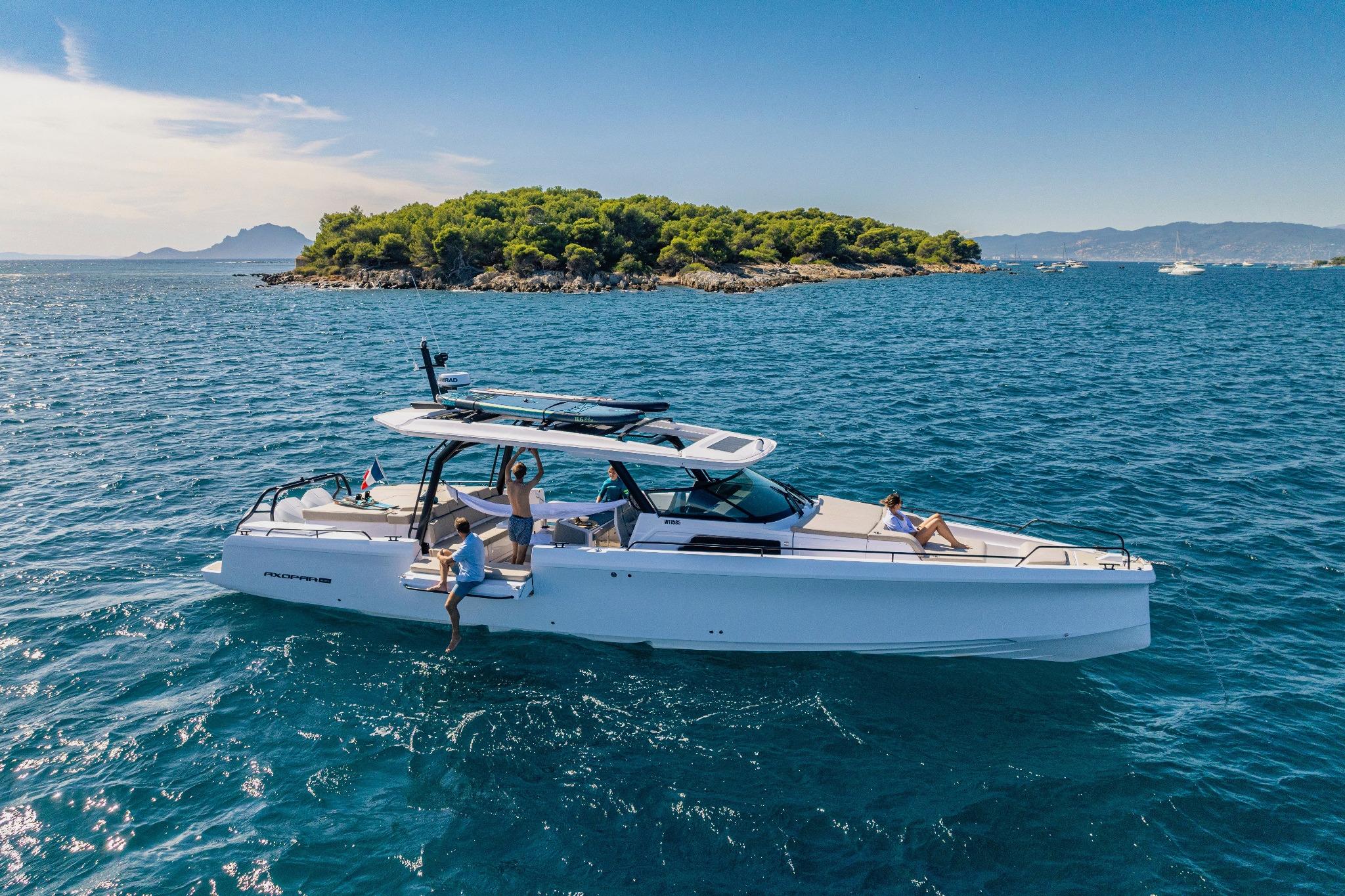 2024 Axopar 45 Sun-Top
