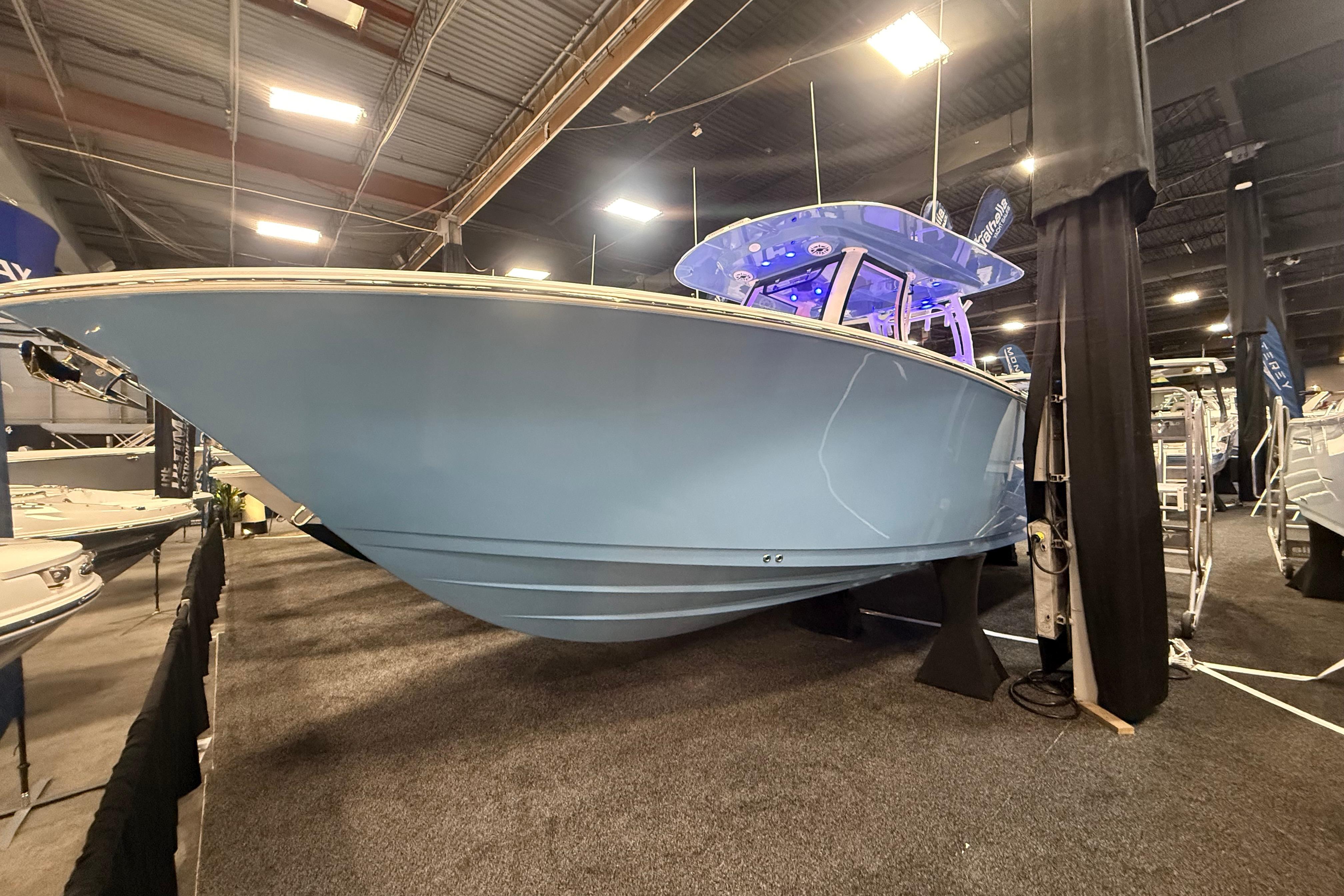 2026 Sportsman Open 302 Center Console