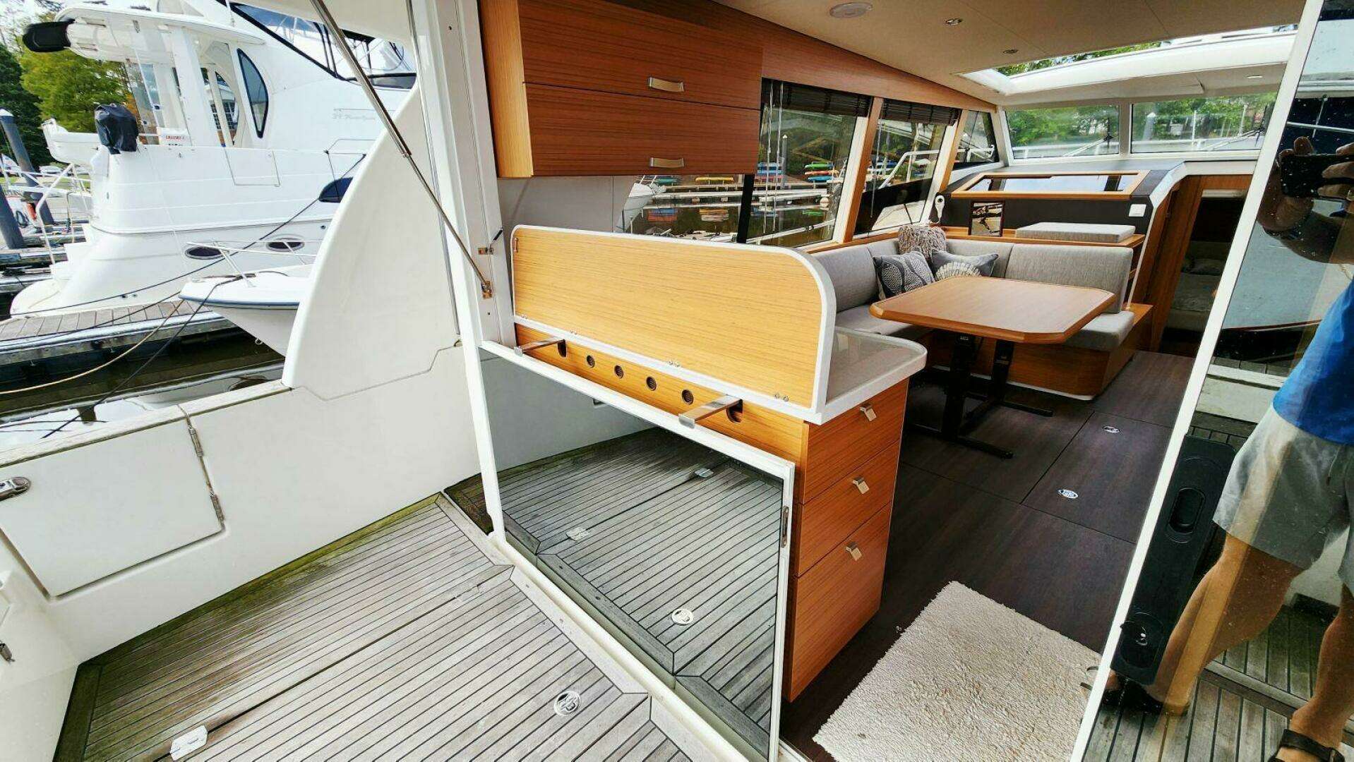 2022 Greenline 40 Hybrid - Image 17
