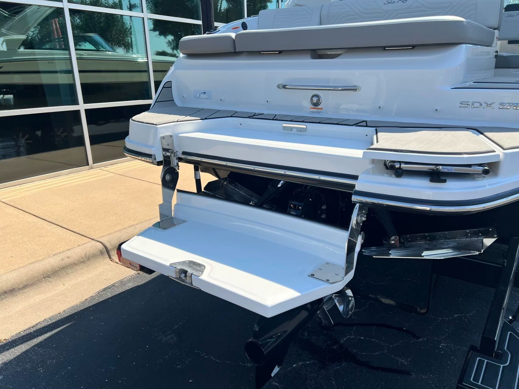 2026 Sea Ray SDX270 SURF - 11