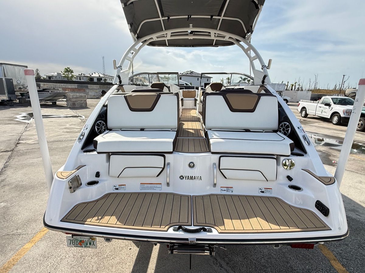 2022 Yamaha Boats 252SE - 6