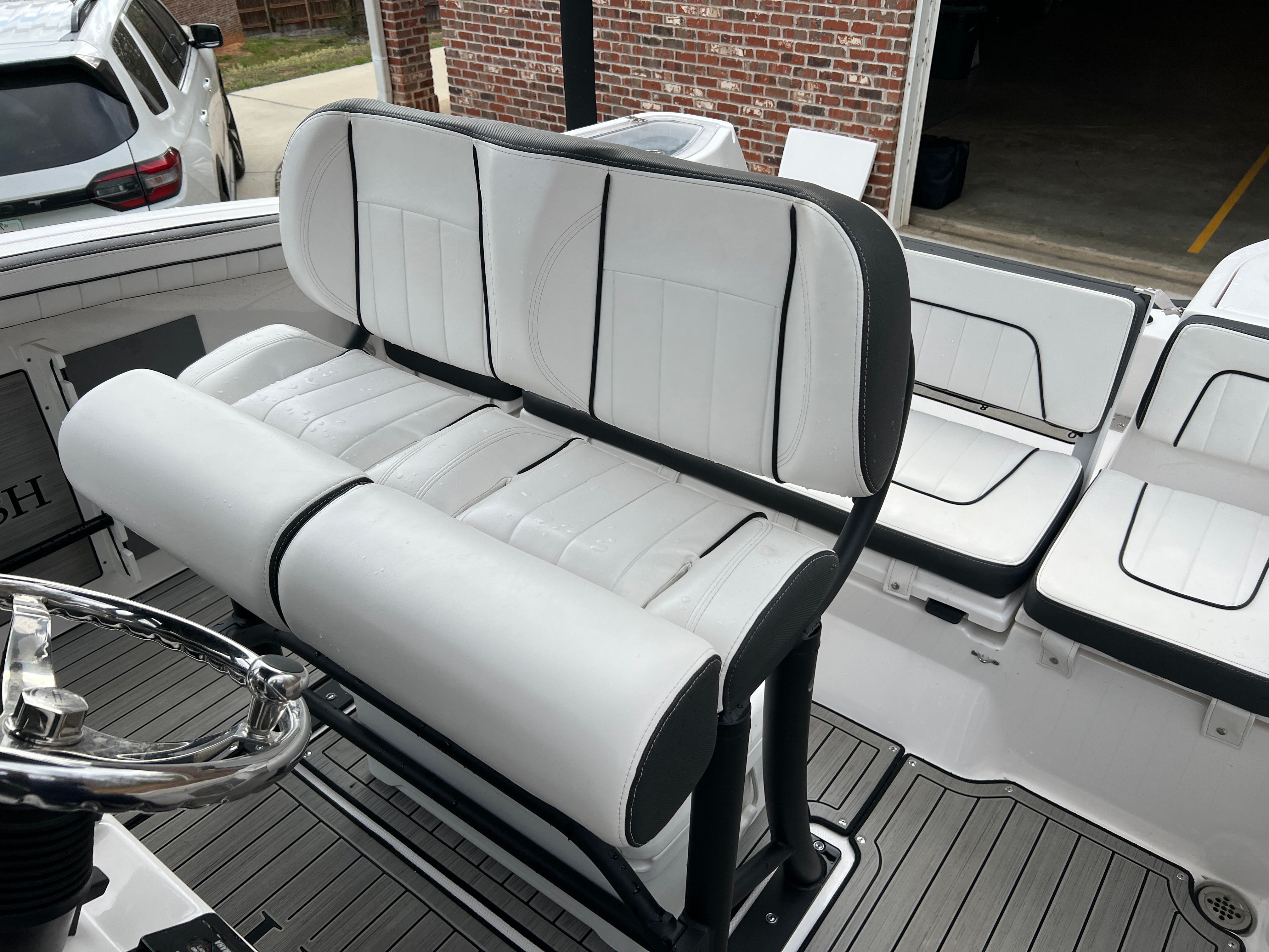 2023 Yamaha Boats 255 FSH Sport E - 10
