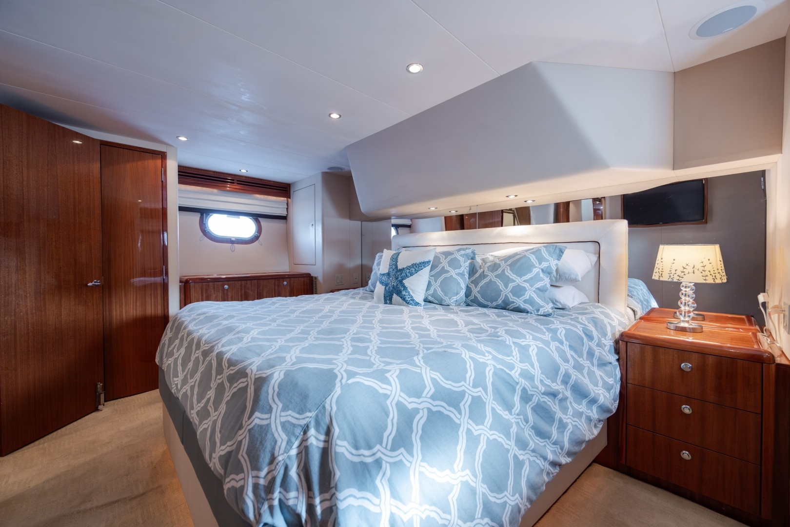 2008 Hatteras Motor Yacht - Image 51