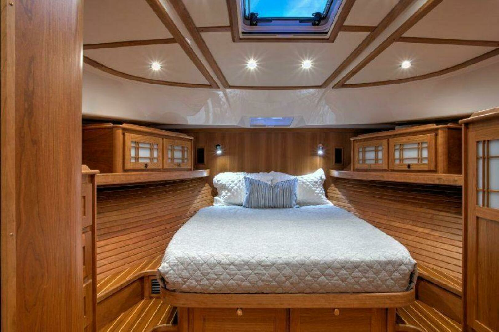 2027 Sabre 58 Salon Express - Image 10