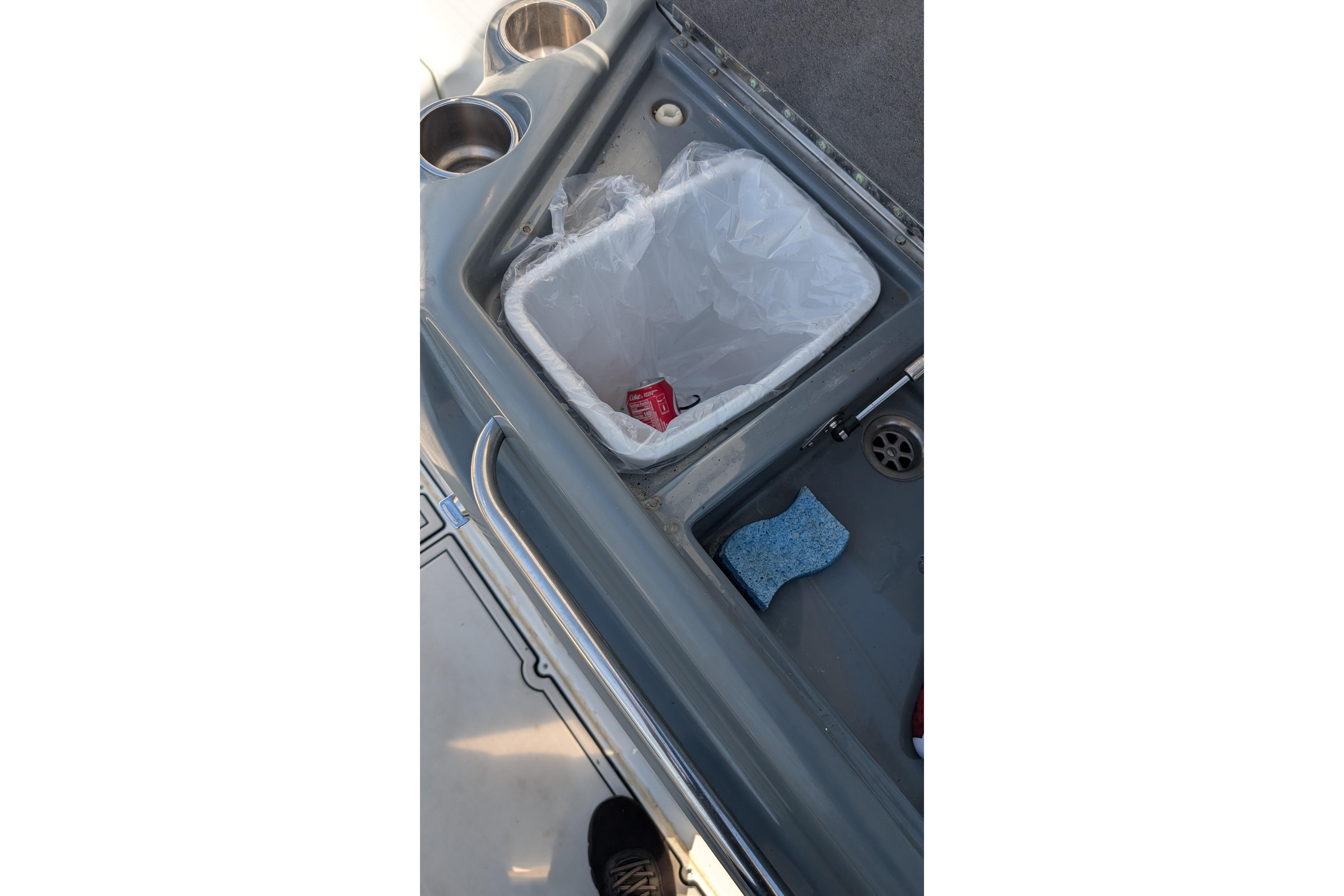 2014 Formula 310 Bowrider - 21