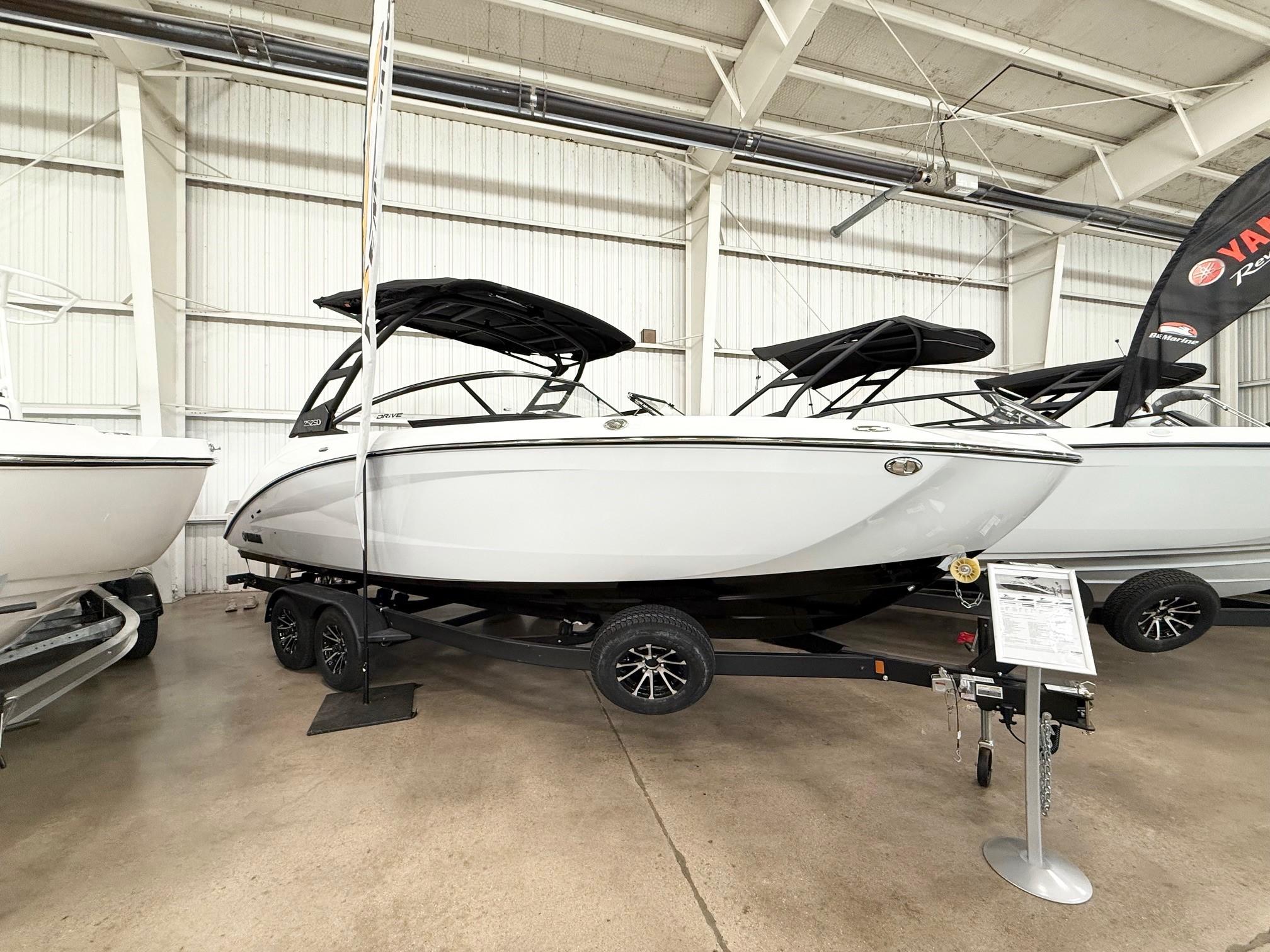 2025 Yamaha Boats 252SD
