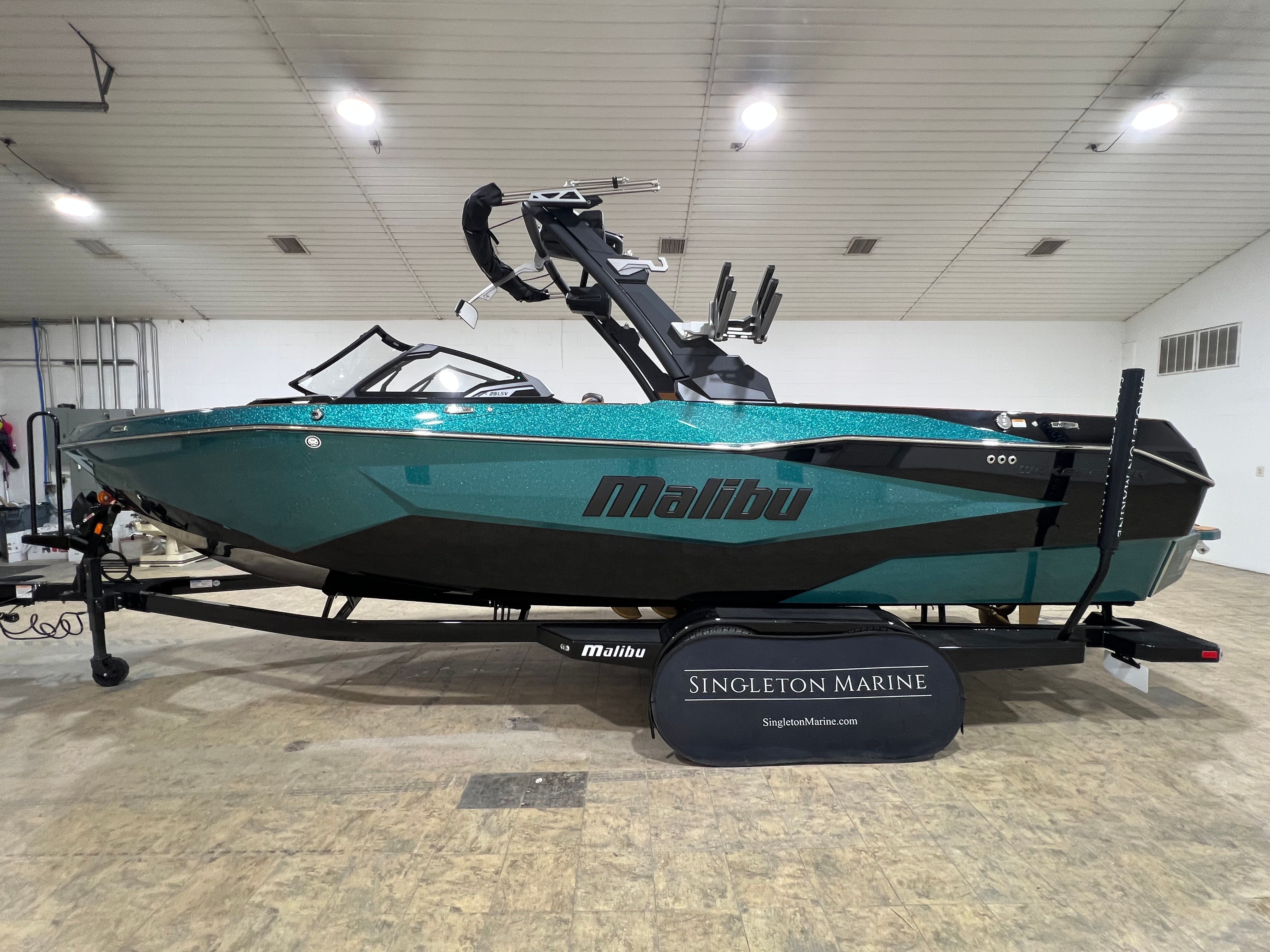 2026 Malibu Wakesetter 25 LSV