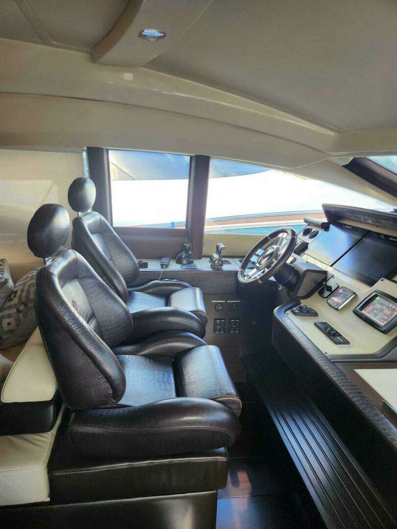 2014 Azimut Flybridge - Image 58
