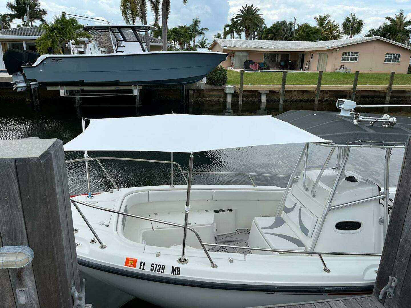 2001 Boston Whaler 26 Outrage - Image 5