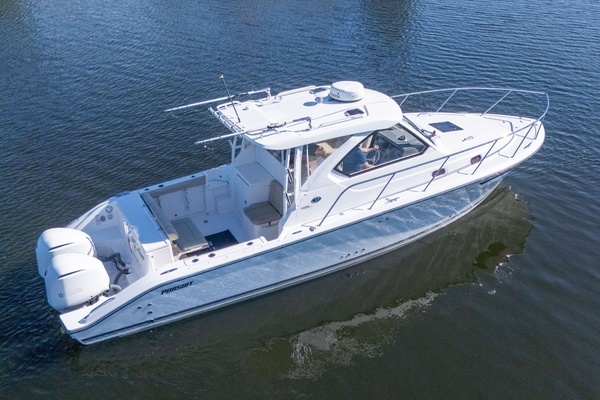 2018 Pursuit 325 OS