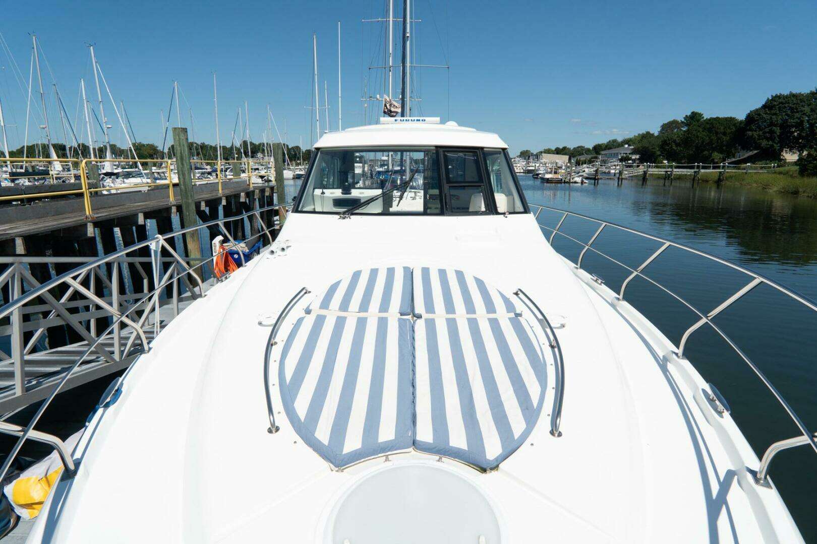 2013 Cruisers Yachts 48 Cantius - Image 38