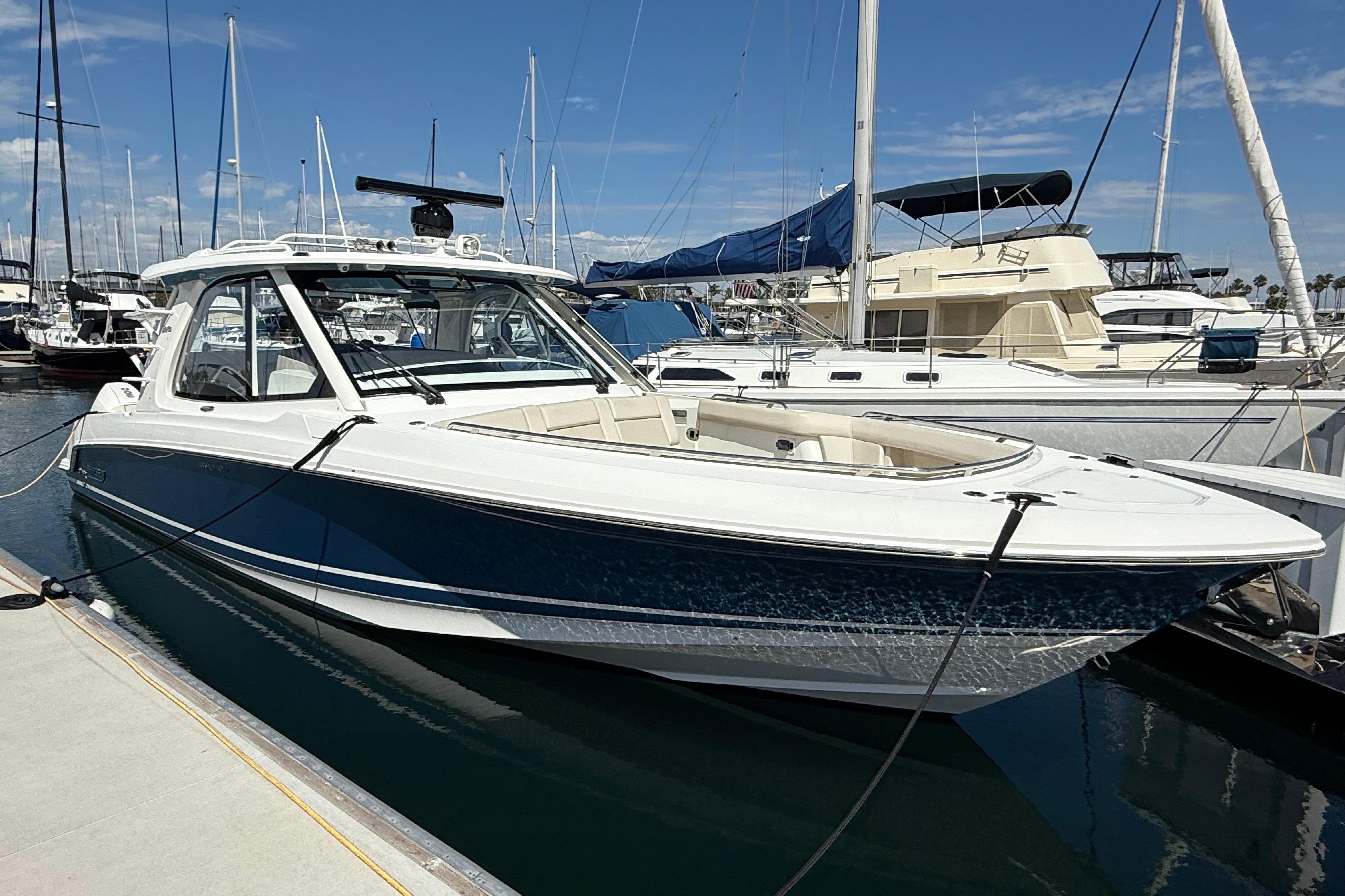 2023 Boston Whaler 380 Realm