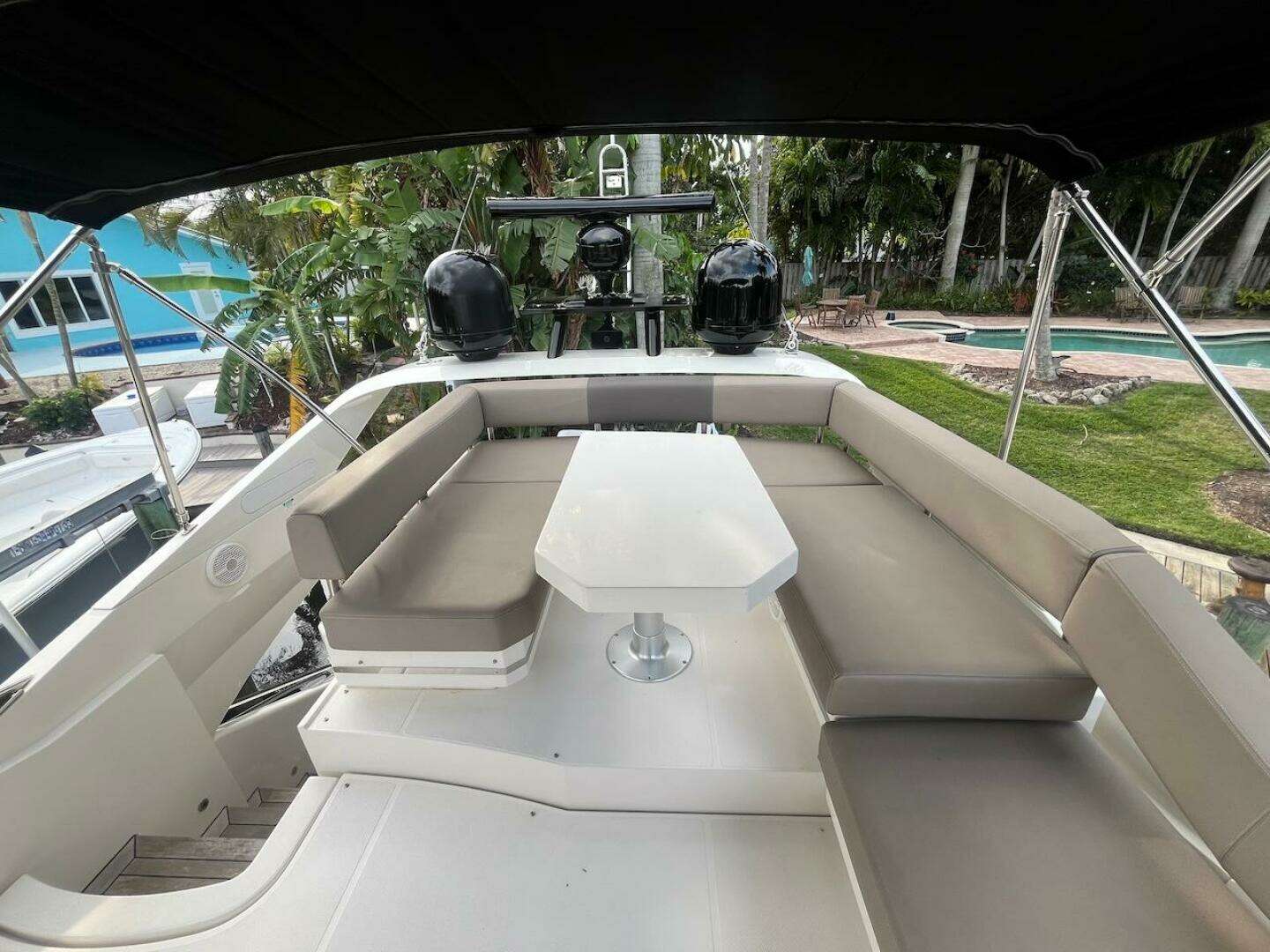 2017 Marquis 500 Sport Yacht - Image 14