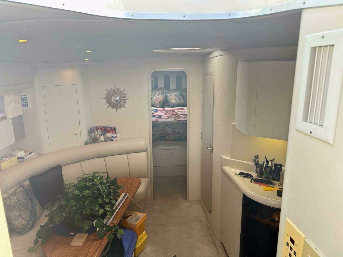 1997 Cruisers Yachts 4270 Esprit - Image 11
