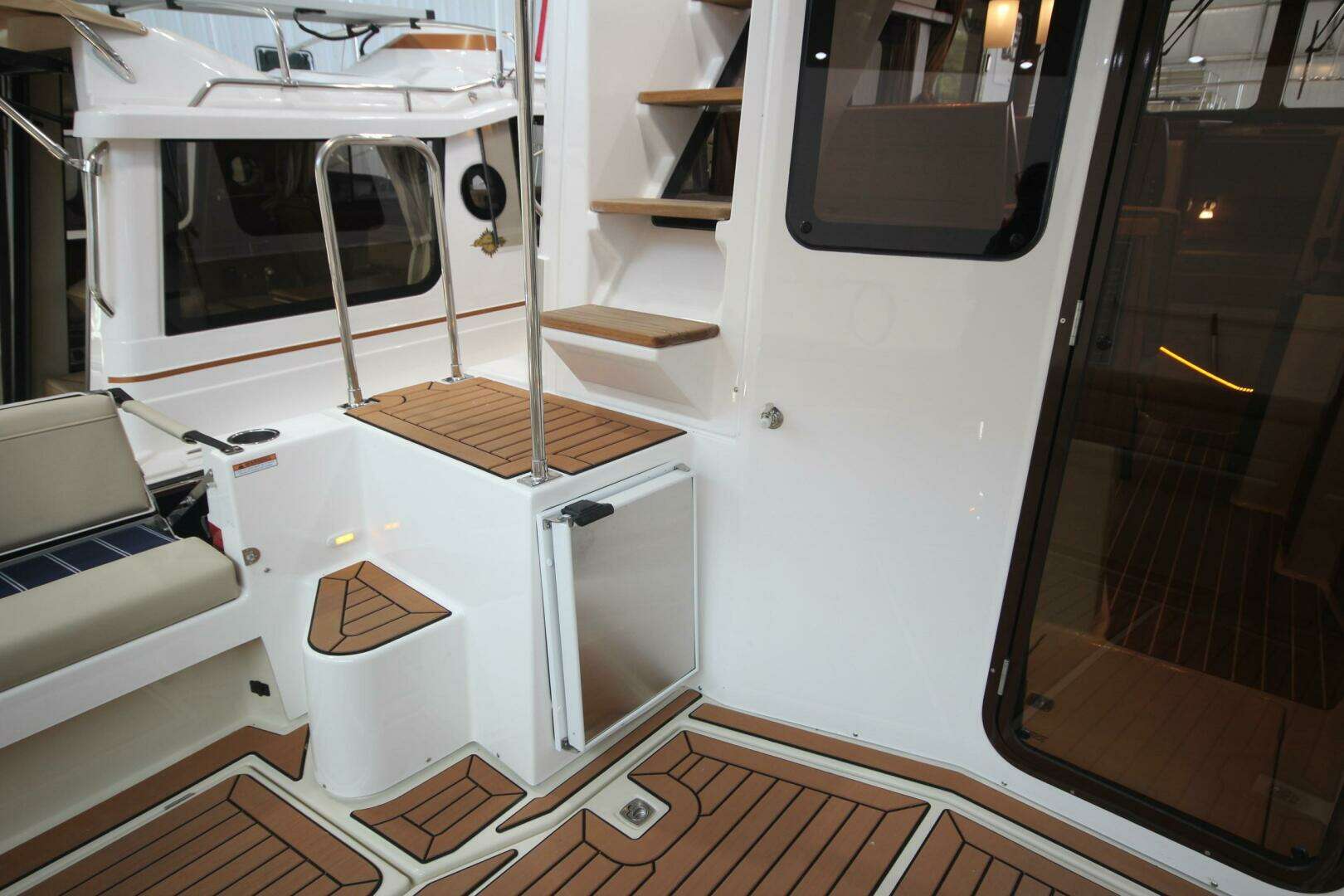 2026 Ranger Tugs R-31 Command Bridge Luxury Edition - Image 40
