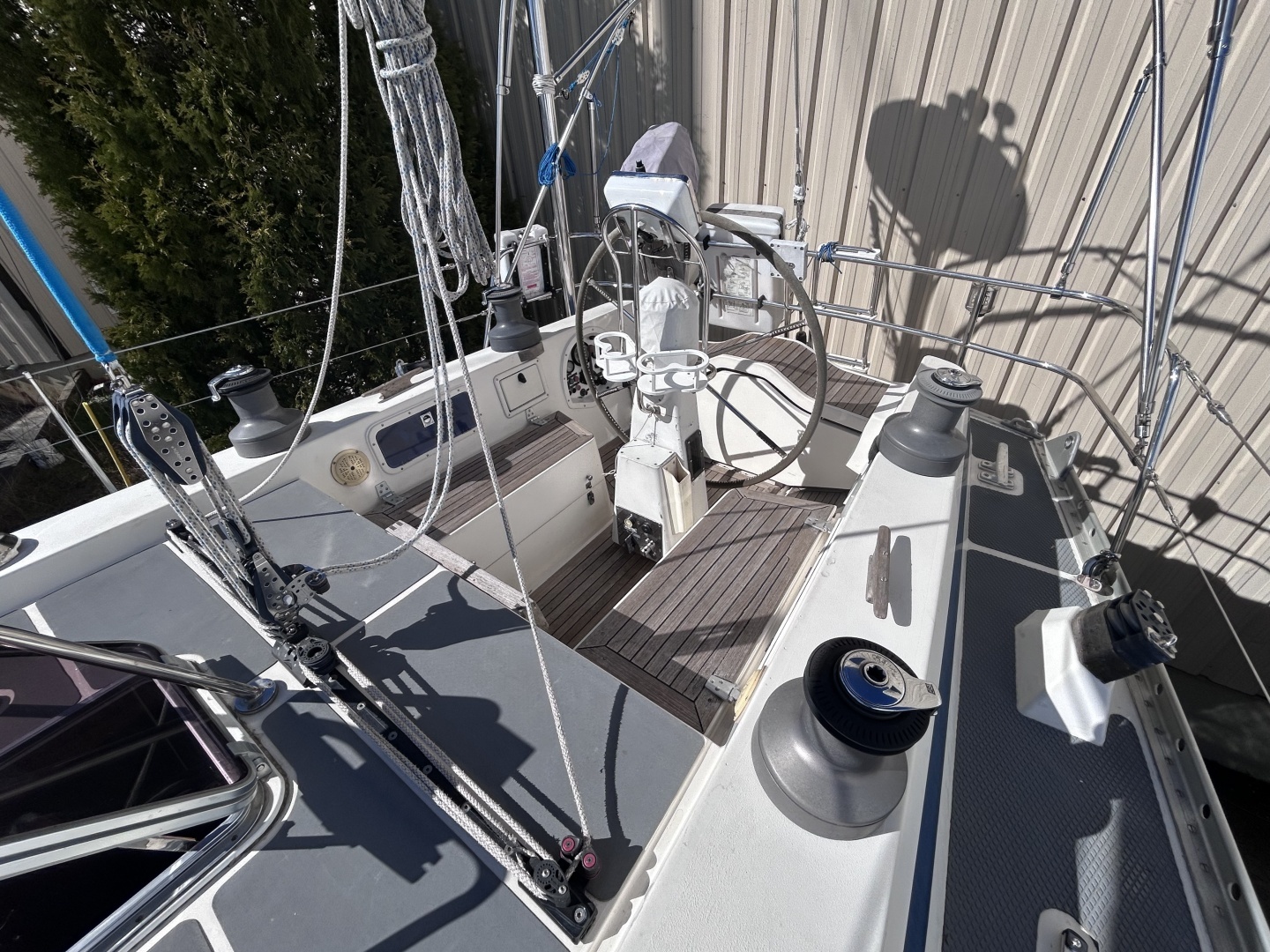 1984 Swan — - Image 9