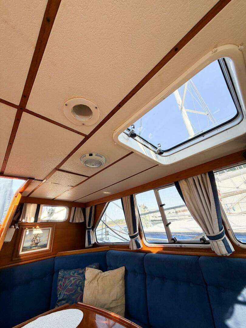 1986 Nauticat 40 Cutter Ketch Pilothouse - Image 38