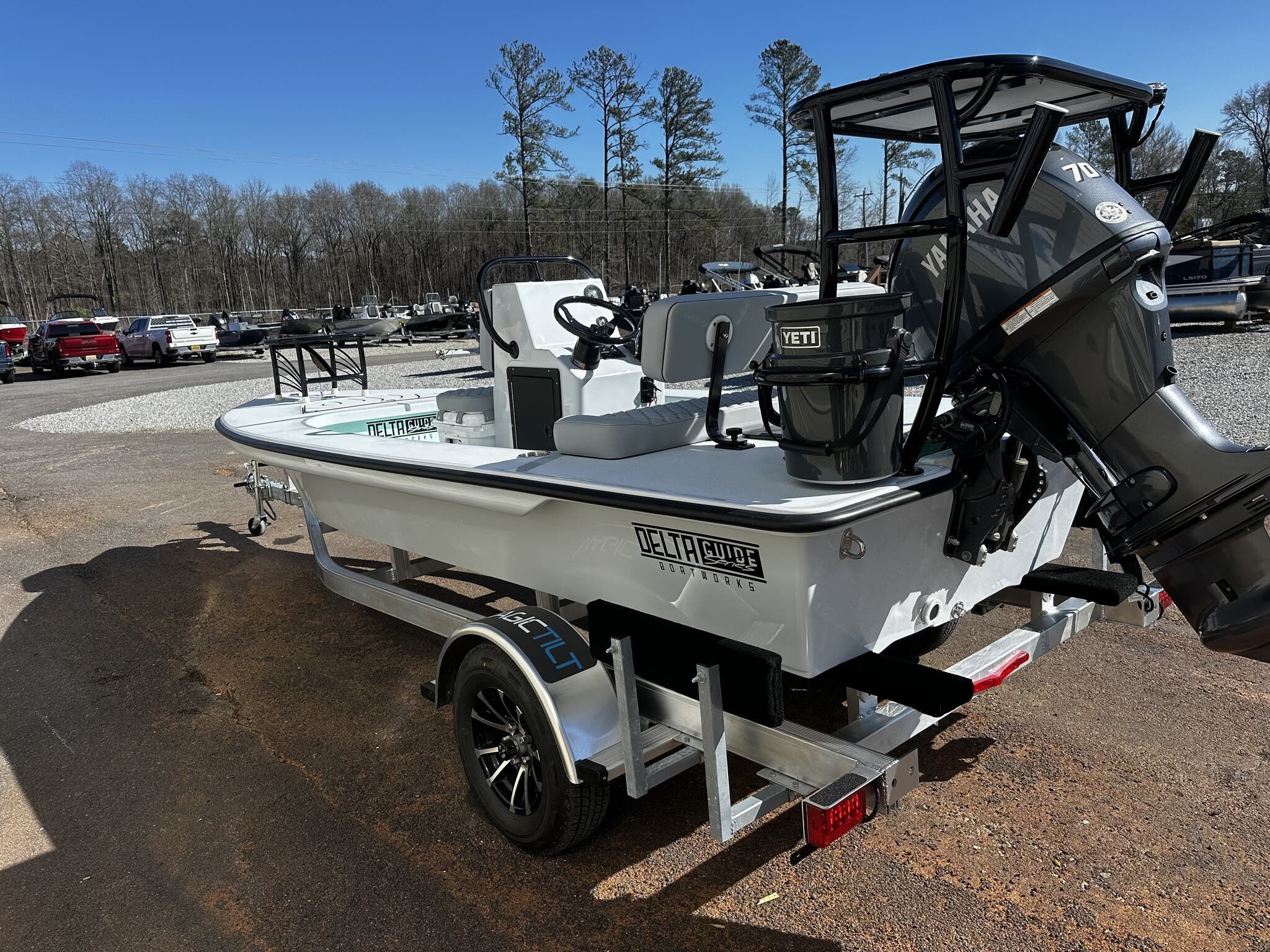 2026 Delta Boatworks D18 CC Guide Series GUIDE SERIES - 4