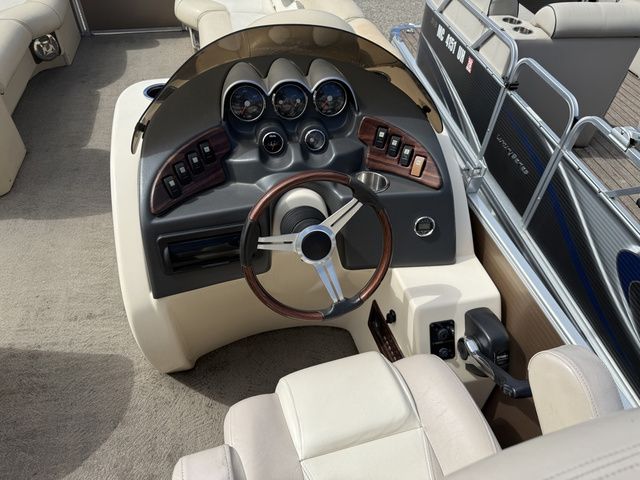 2012 Godfrey 220 c - 8
