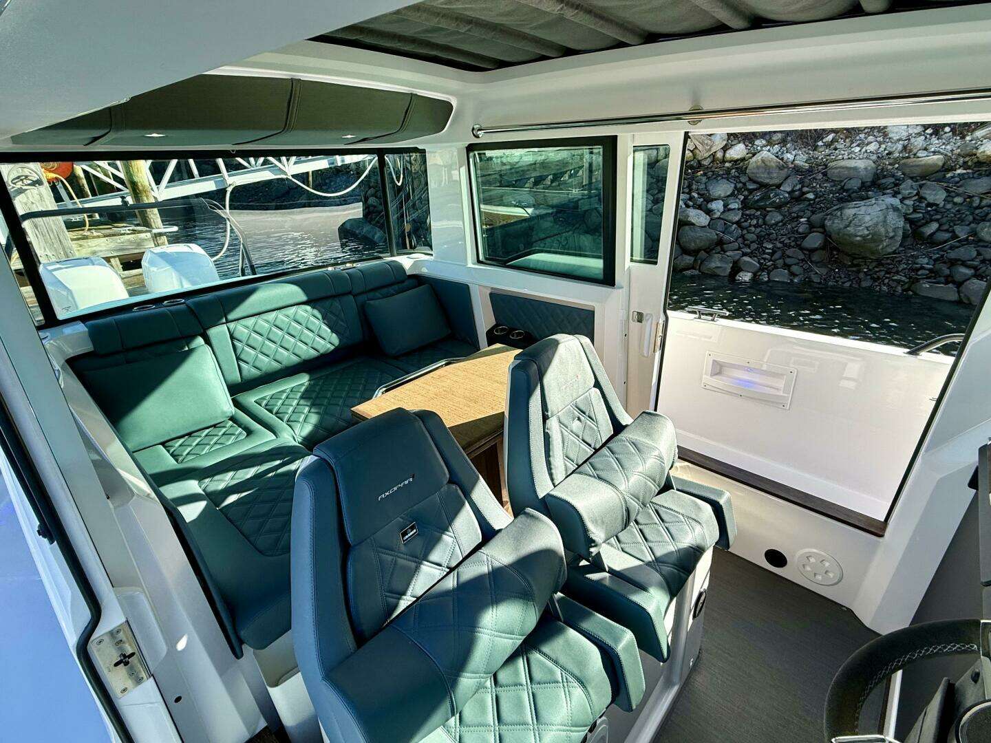 2023 Axopar 37 Cross Cabin - Image 26