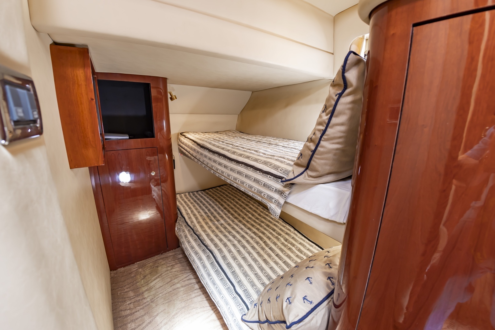 2002 Sea Ray 560 Sedan Bridge - Image 52