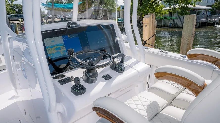 2025 Jupiter 30 HFS - 6