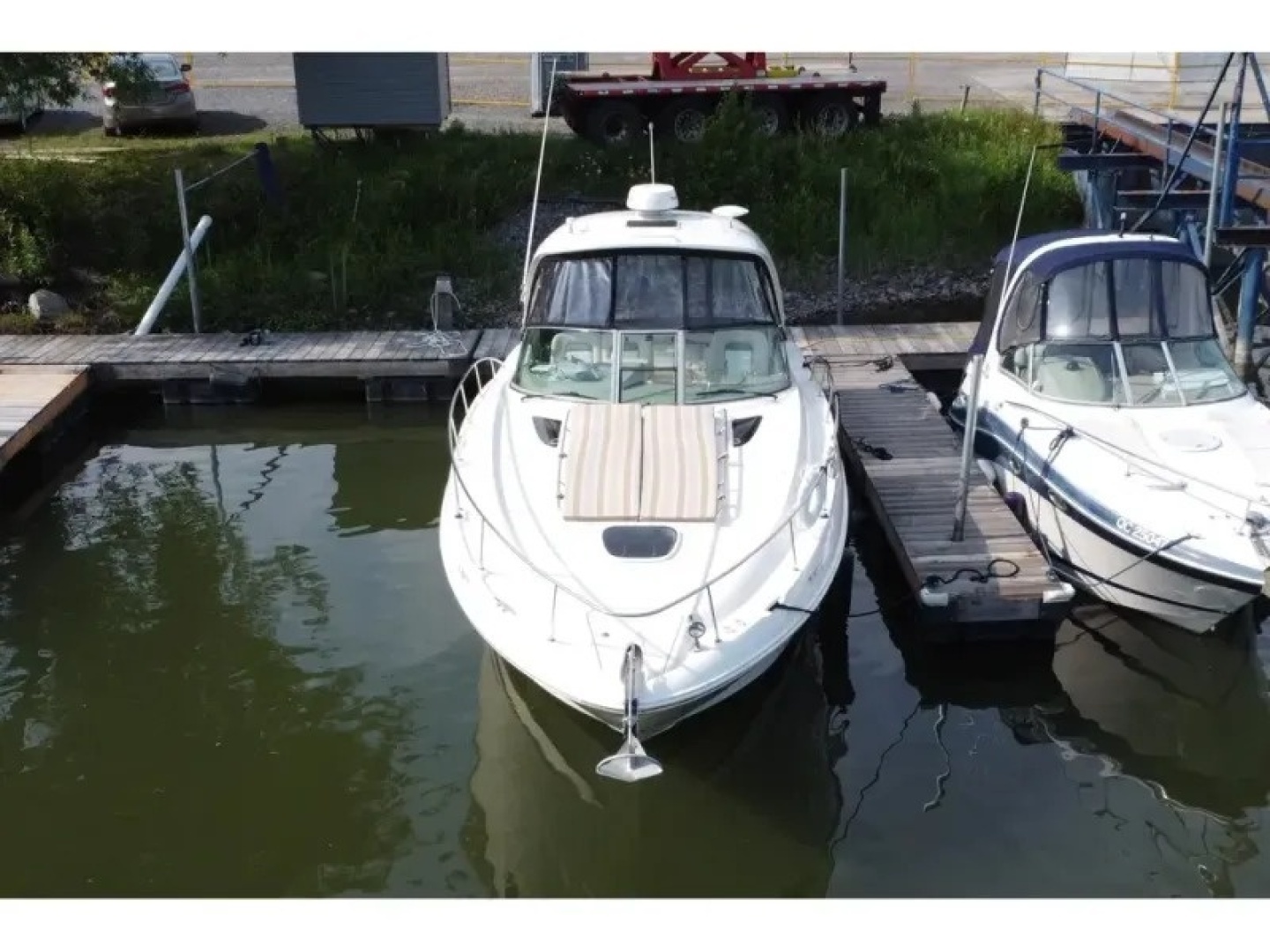 2012 Sea Ray 370 SUNDANCER - Image 3