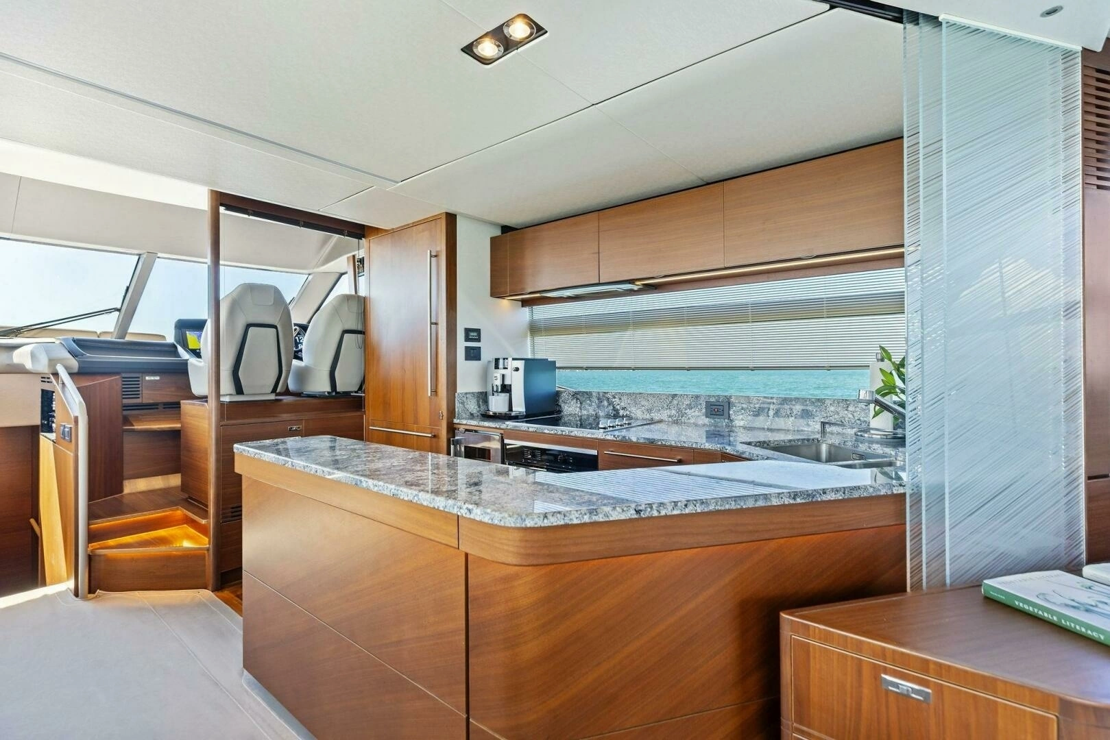 2018 Princess Y75 Motor Yacht - Image 19