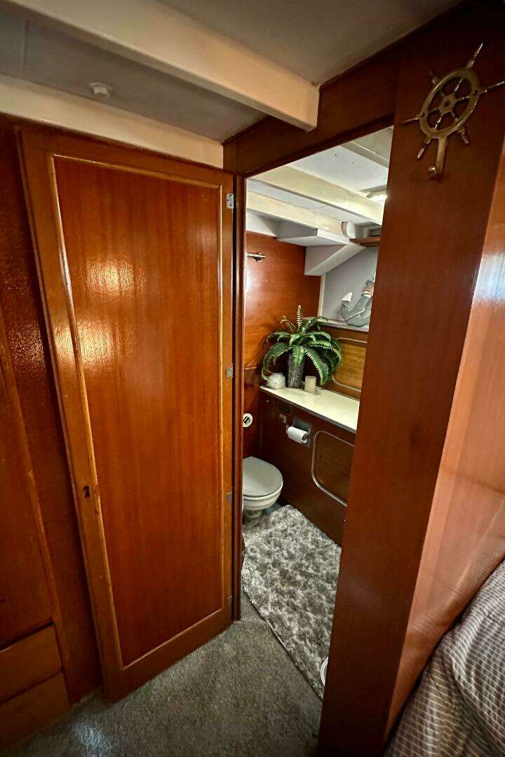 1960 Chris-Craft 45 Constellation - Image 32