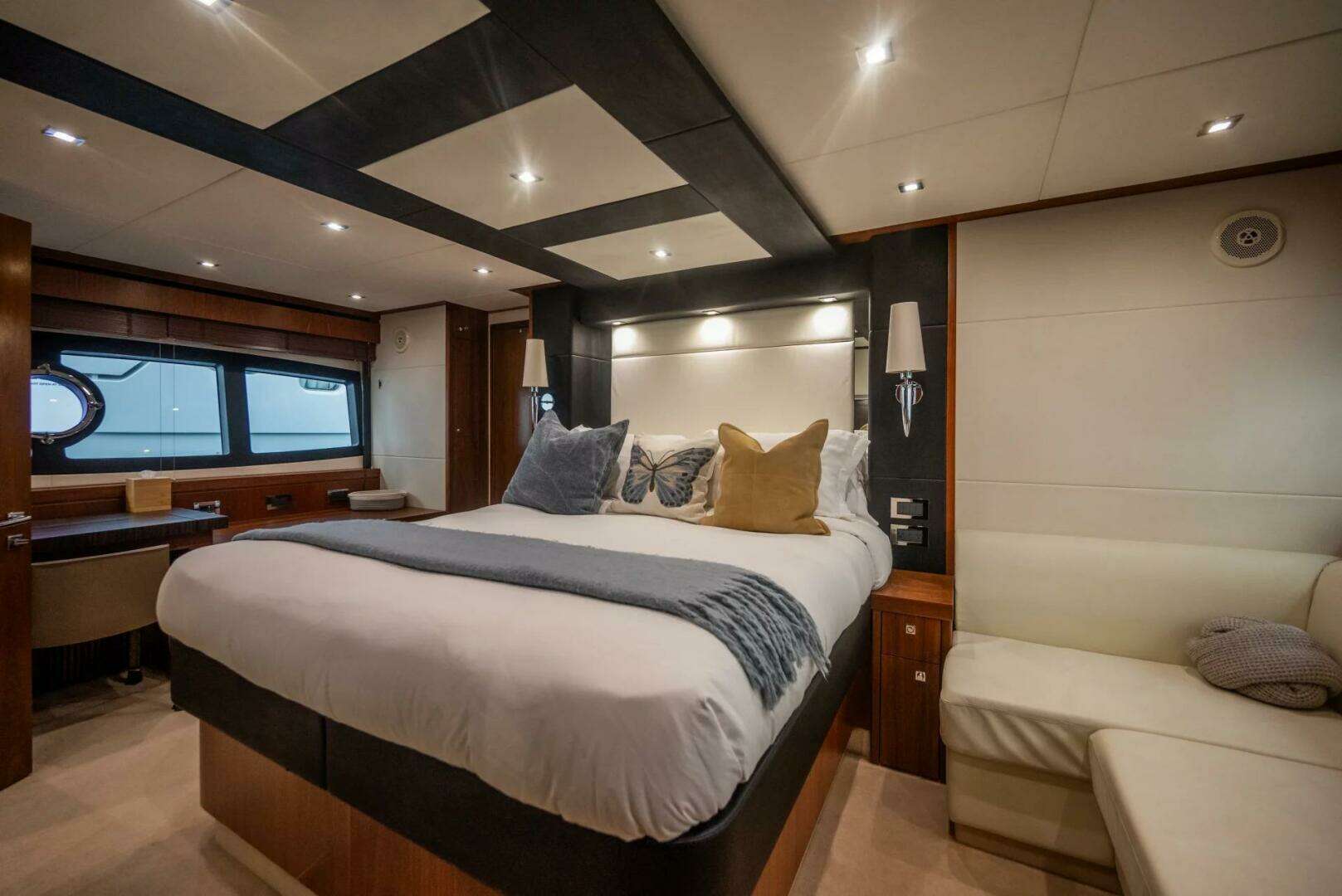 2015 Sunseeker 75 - Image 24