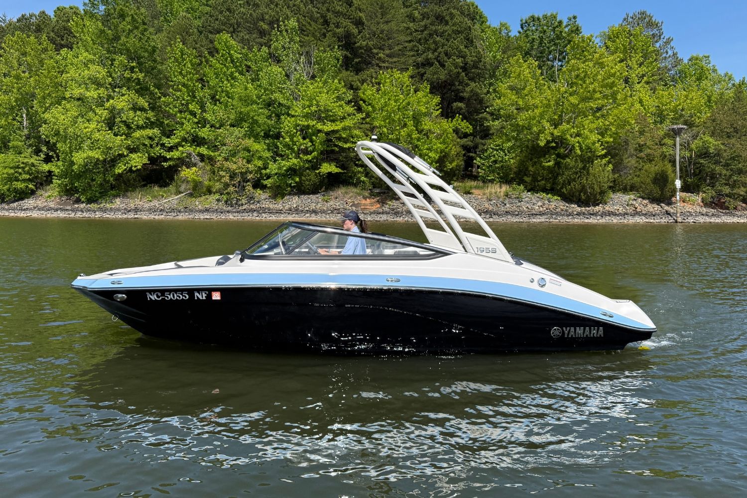 2025 Yamaha Boats 195S