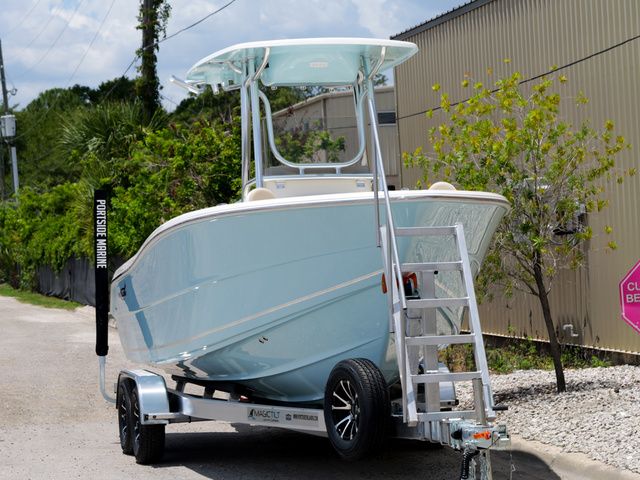 2027 Bulls Bay 230 Center Console