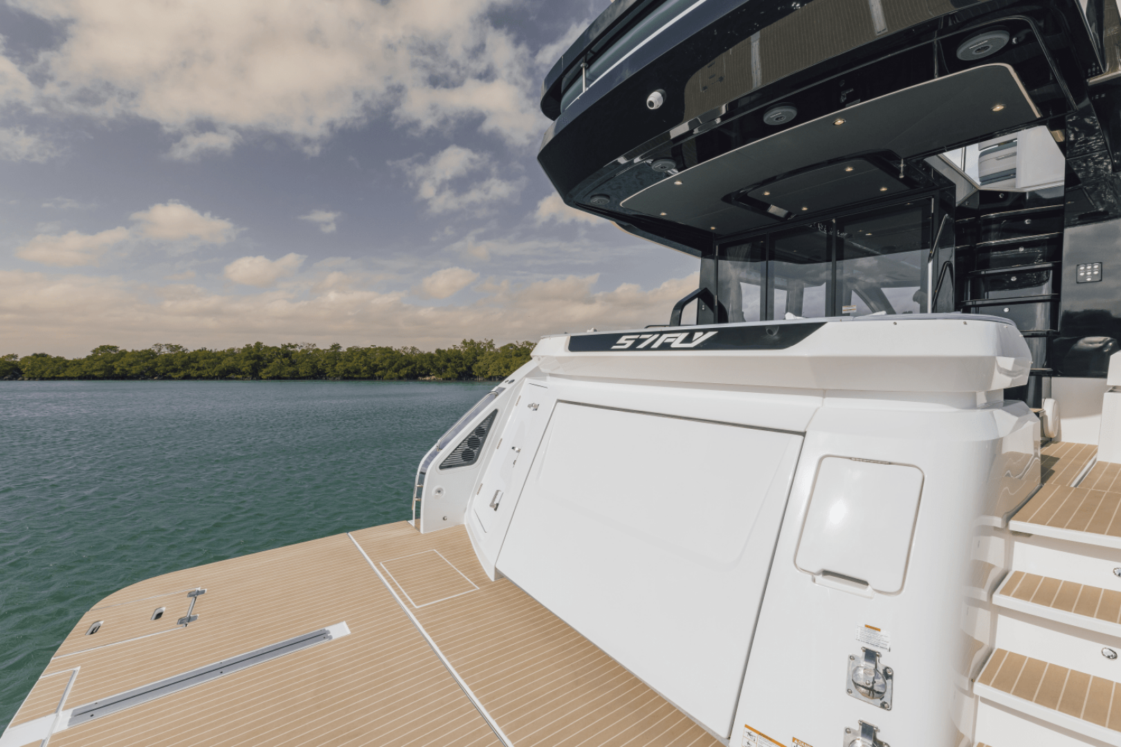 2027 Cruisers Yachts 57 FLY - Image 40