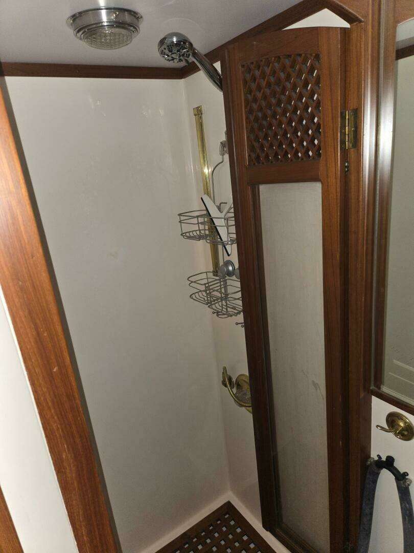 1989 Marine Trader 47 Cockpit Motor Yacht - Image 29