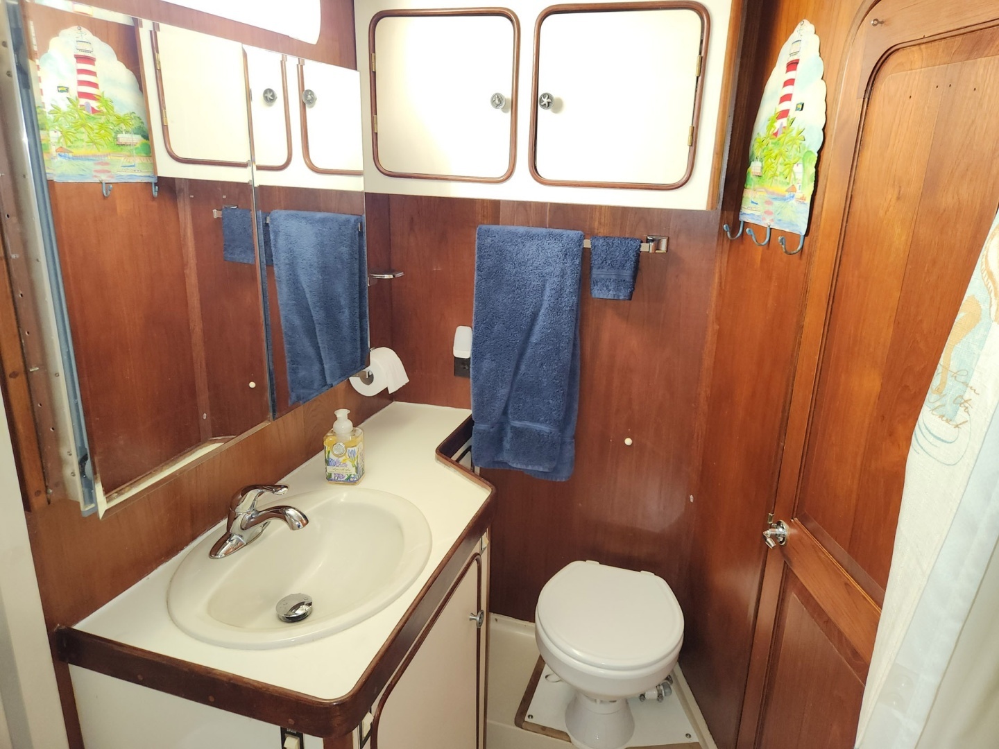 1980 Gulfstar 44 Motor Cruiser - Image 9