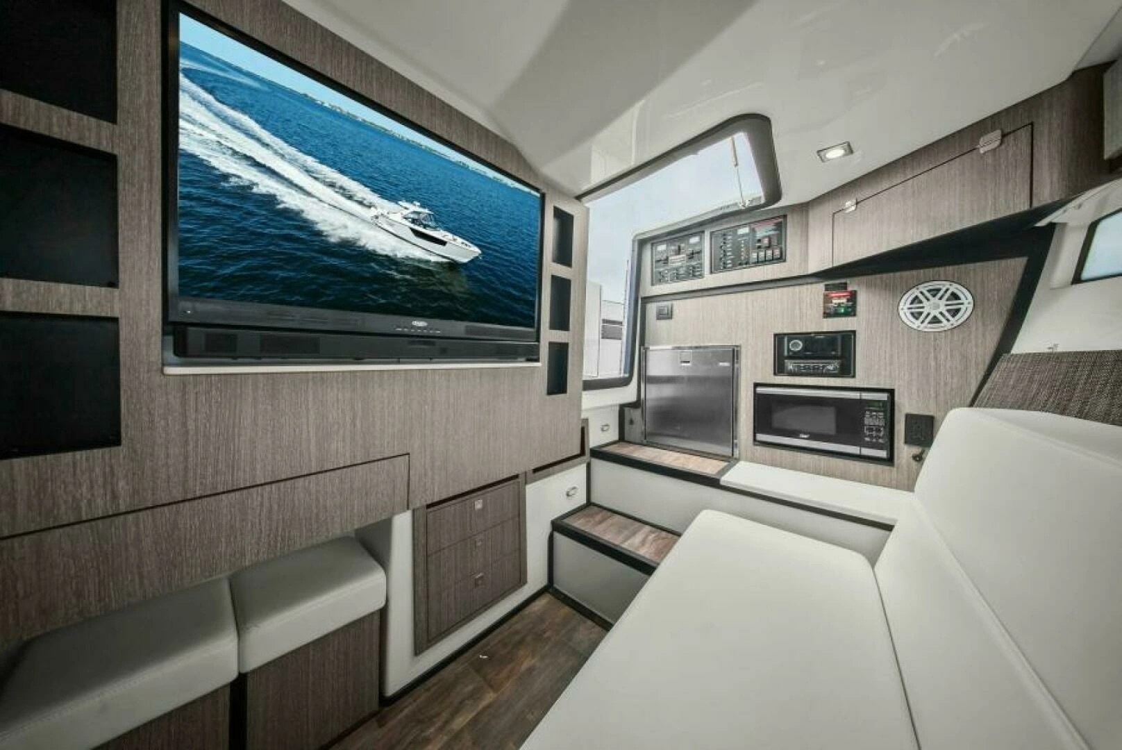 2023 Monterey 385 SS - Image 24