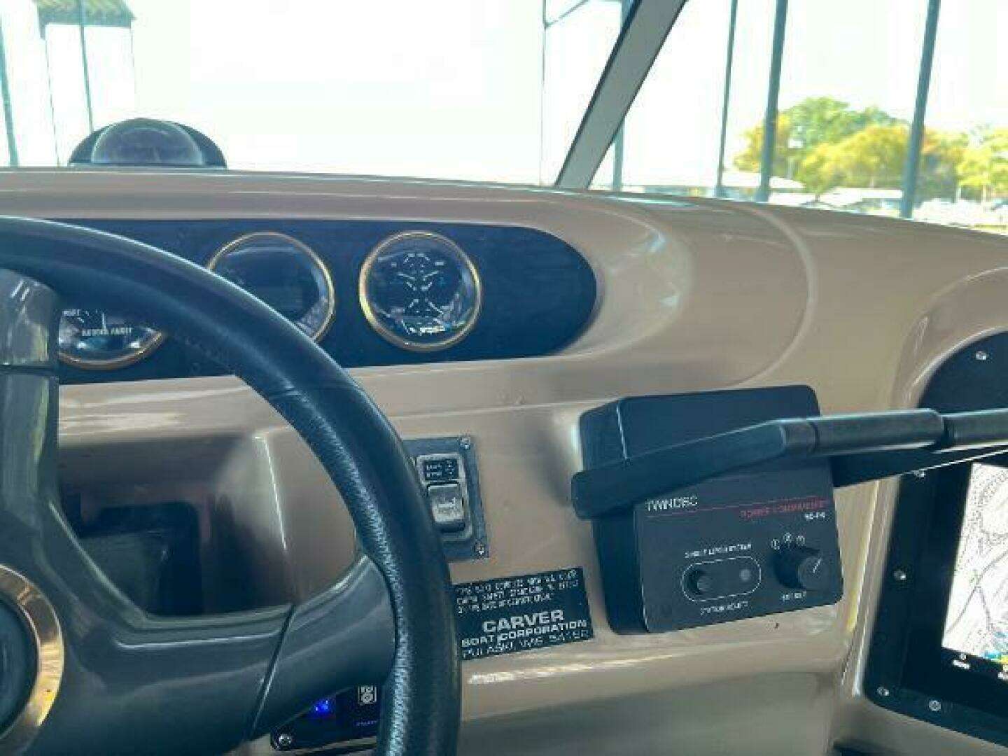 2001 Carver 450 Voyager Pilothouse - Image 21