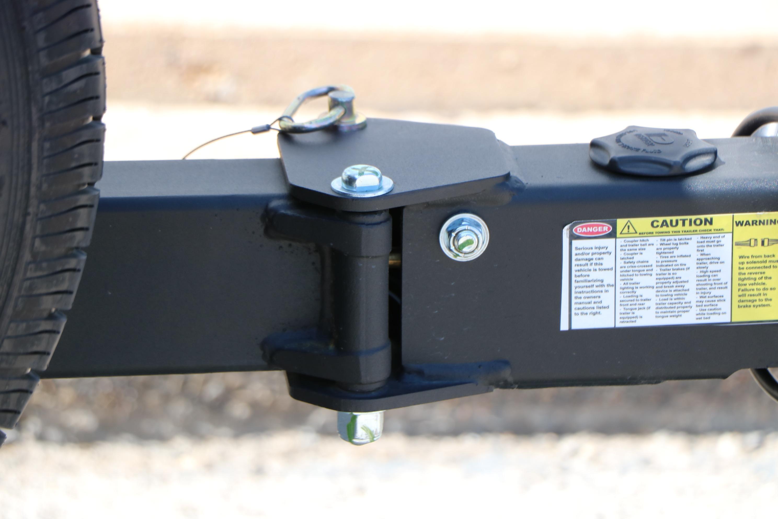 Trailer hitch detail of 2025 Chaparral 21 SSi Ski & Fish boat.