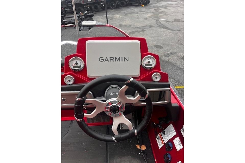 2025 Nitro Z20 XL Pro boat dashboard with Garmin display and steering wheel.