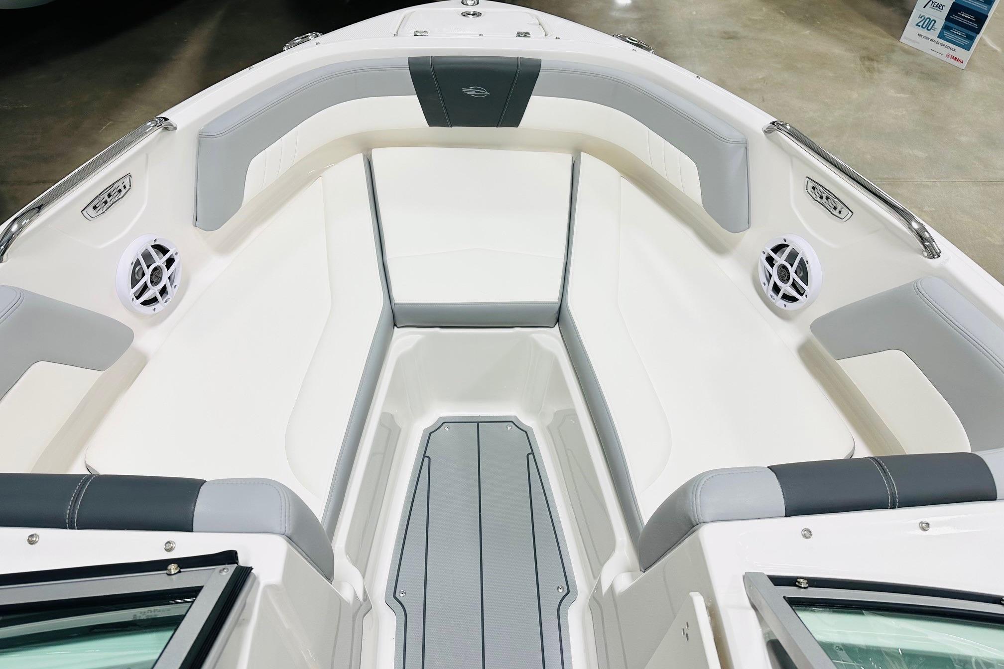 2025 Chaparral 21 SSi OB boat interior with sleek seating and modern design.