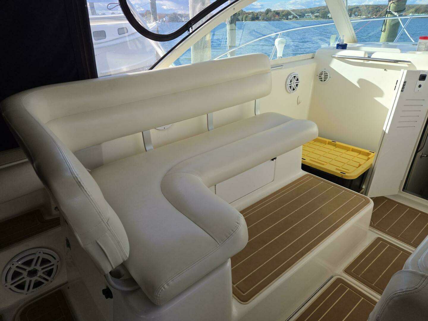 1998 Tiara Yachts Coronet - Image 22