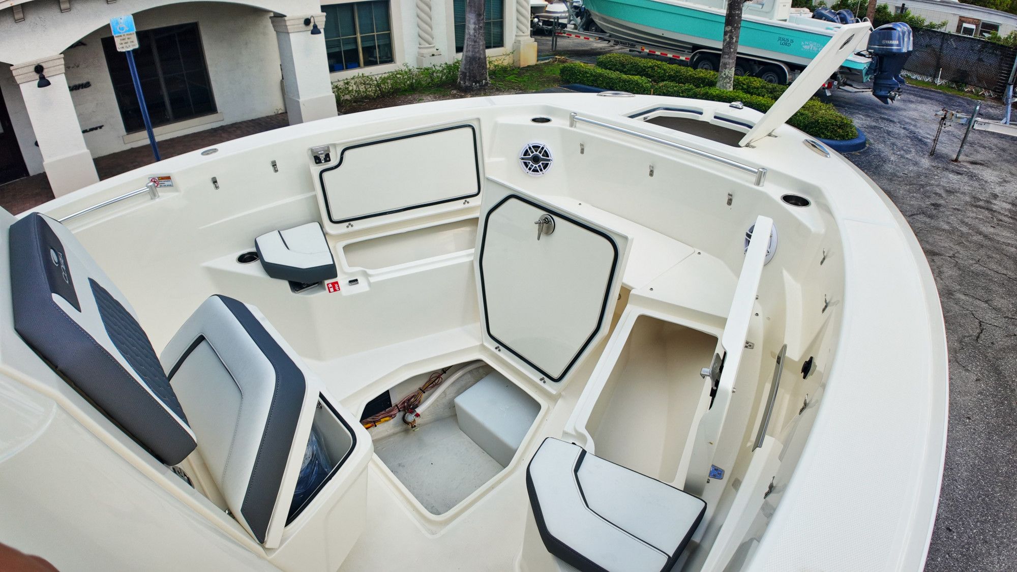 2027 Cobia 245 Center Console - 21
