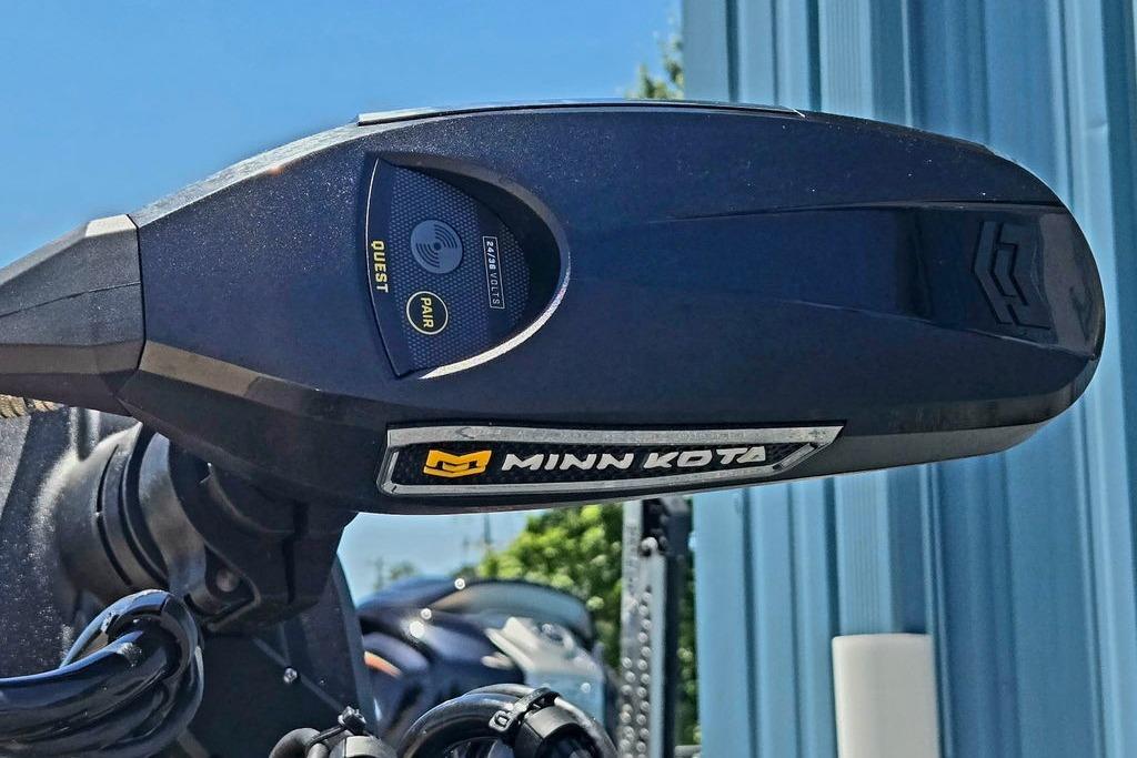 Minn Kota motor on 2026 Skeeter ZXE20 boat, close-up view.