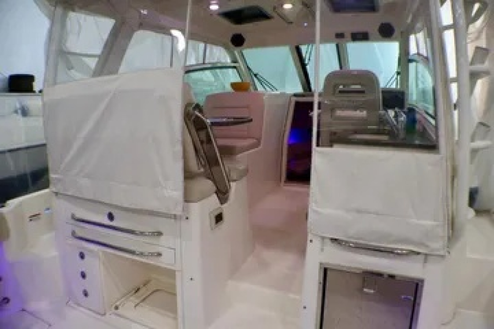 2020 Boston Whaler Conquest - Image 4