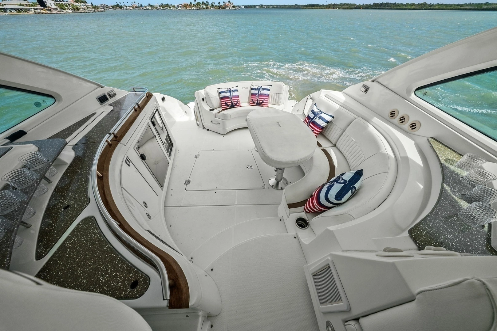 2012 Cruisers Yachts 540 Coupe - Image 37