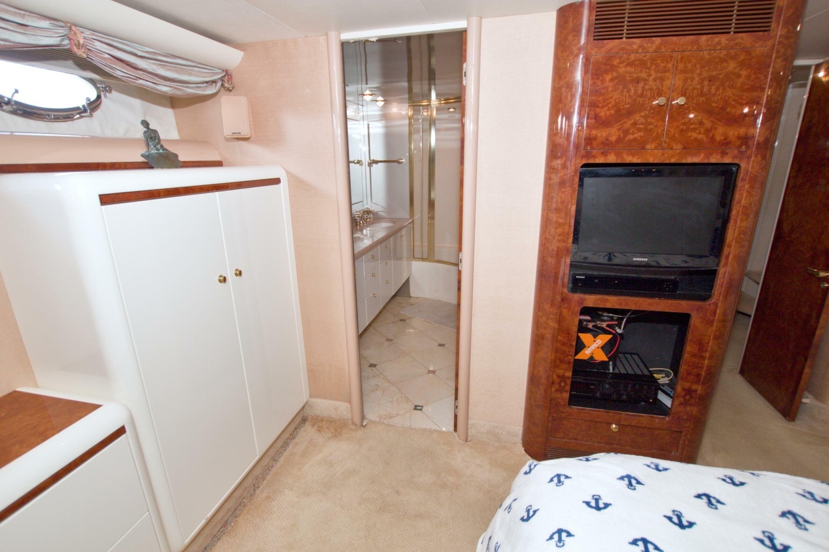 1998 Lazzara Yachts 76 Skylounge Grand Salon - Image 22