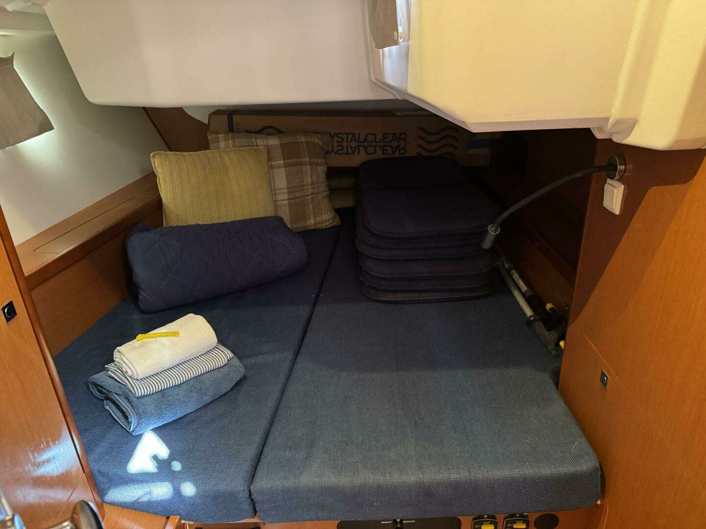 2016 Beneteau Oceanis 45 - Image 40