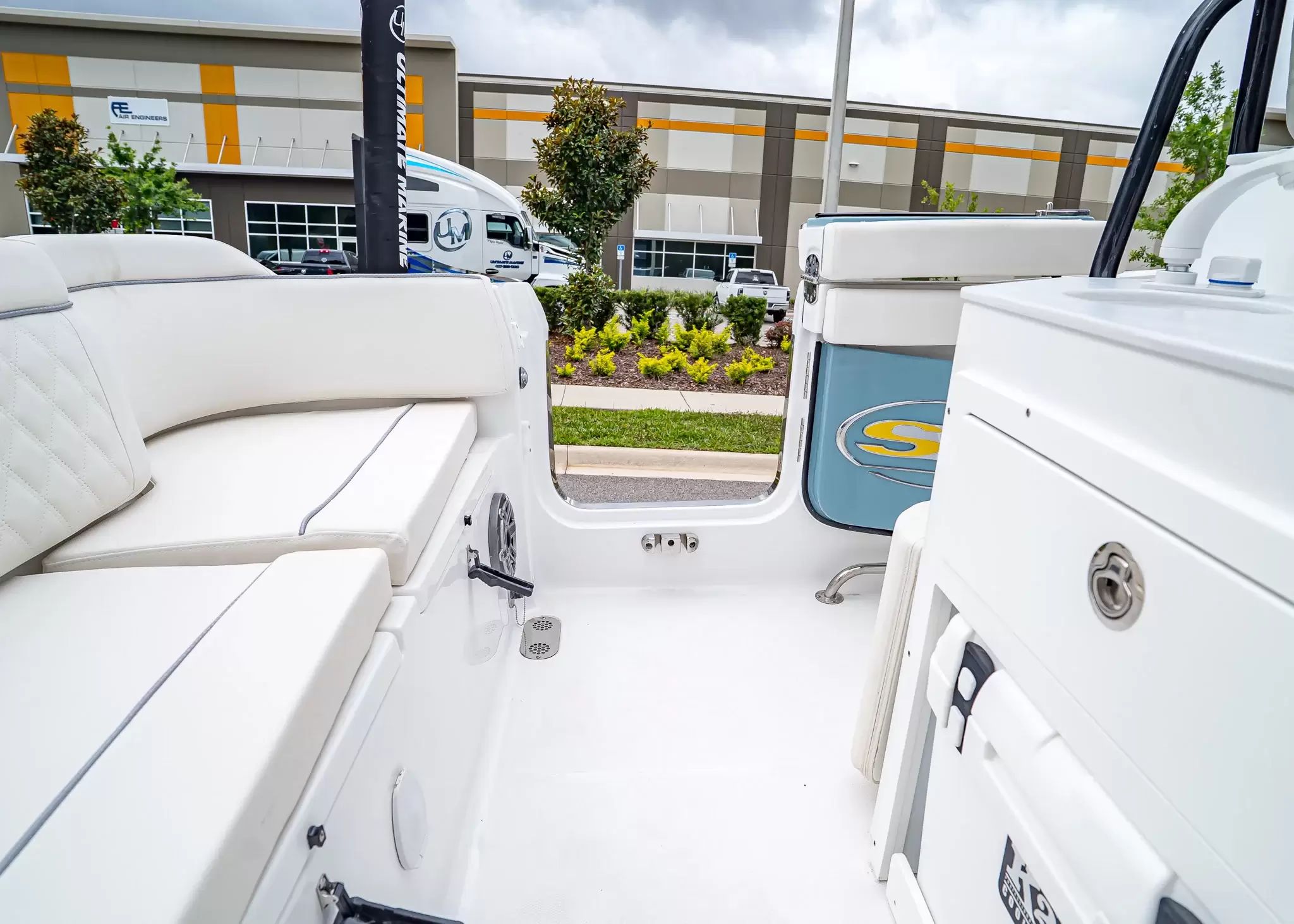 2027 Sea Hunt Ultra 255 SE - 12