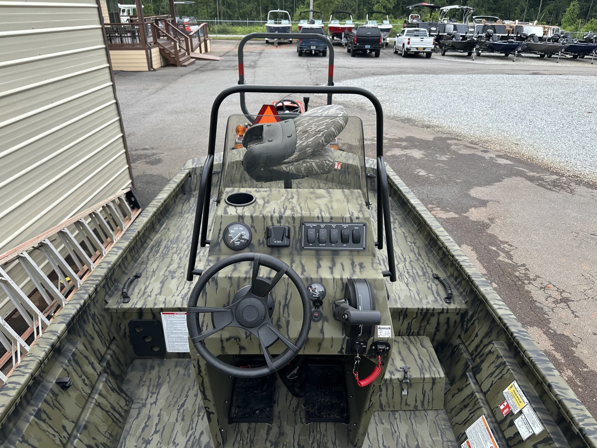 2026 Lowe Roughneck Center Console 1760 Pathfinder - 8